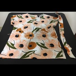 Ann Taylor Peach Floral Short Sleeve Top with Belt